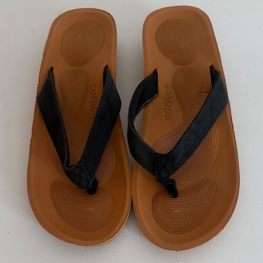 COFACE Woman Black Slip On Flip Flops Size 10.  NWOT